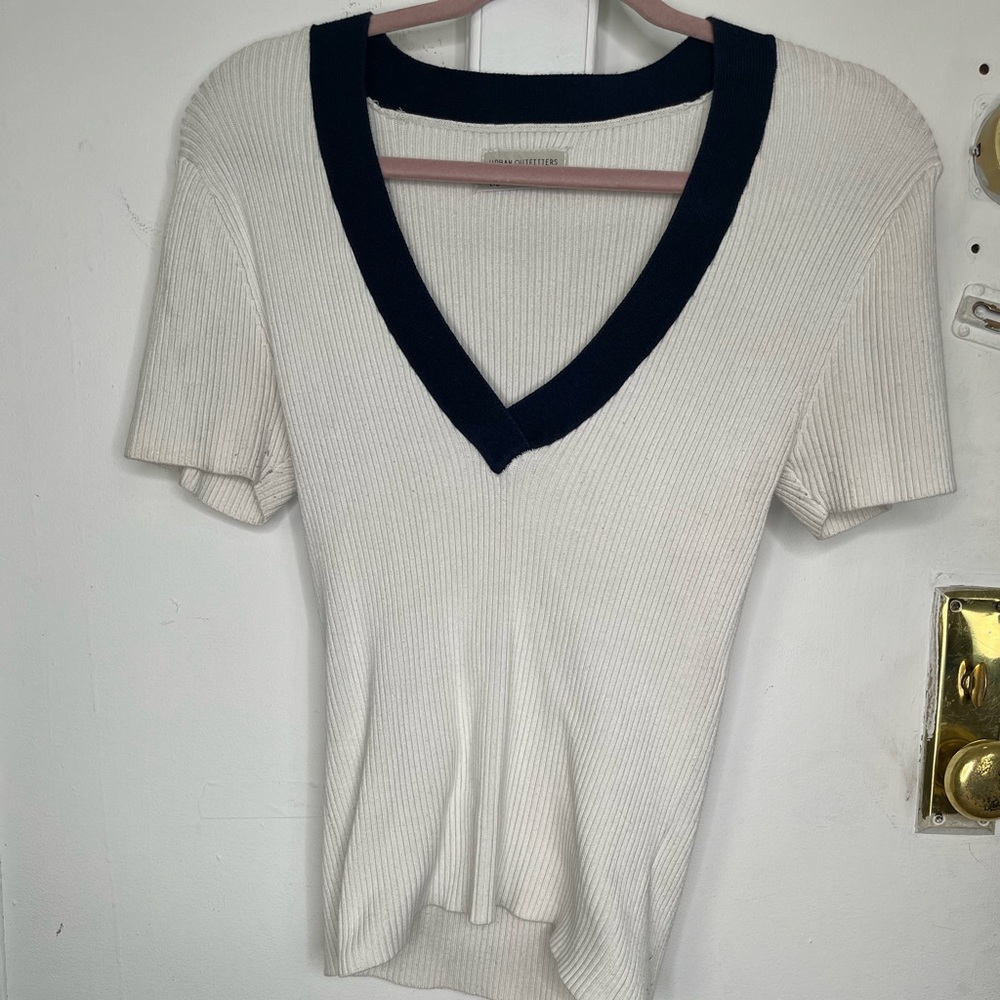 Large urban outfitters ribbed v-neck sweater